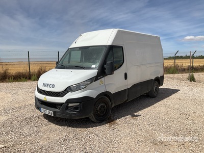 2015 Iveco Daily 35-130 Fourgon cargo