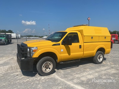 2013 Ford F-350 4x4 Utility Truck