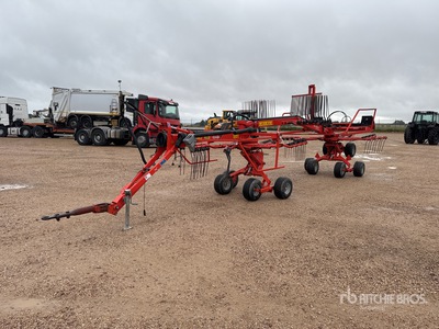 2016 Kuhn GA6632 6.6 m Semi-Mount 2 Rotor Hay Rake