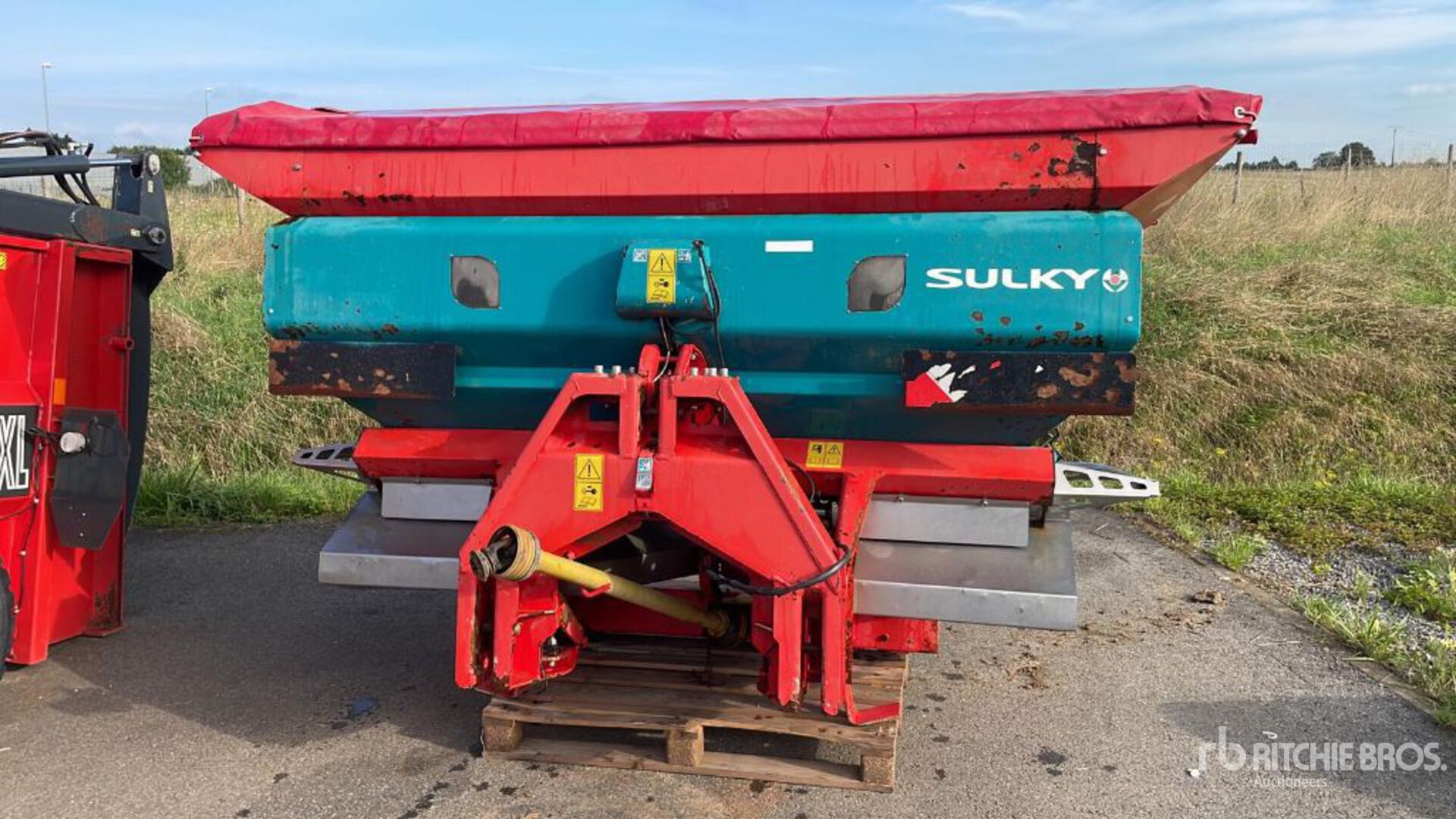 2013 Sulky X40+ 36 m 3-Point 4000 L Fertilizer Spreader