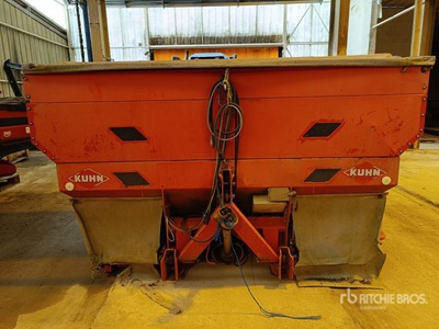 2002 Kuhn Axera 3-Point Épandeur d'engrais