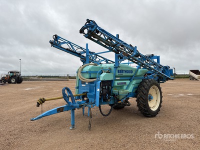 2005 Berthoud Racer25AX20 20 m S/A Pull-Type Sprayer