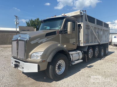 2017 Kenworth T880 10x4 Quad/A Dump Truck