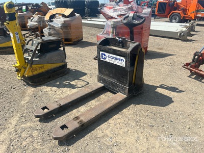 2019 Yale MPB045VG 2040 kg Electric Pallet Jack