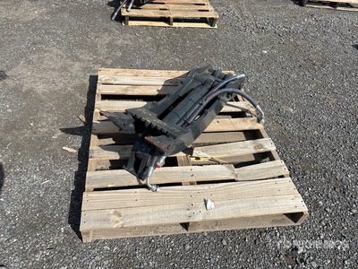 39 in Hydraulic Excavator Thumb (Unused)