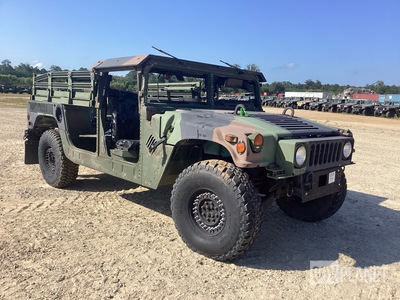 AM General M1152A1B2FK5 HMMWV 2 Door Hard Top w/Truck Body
