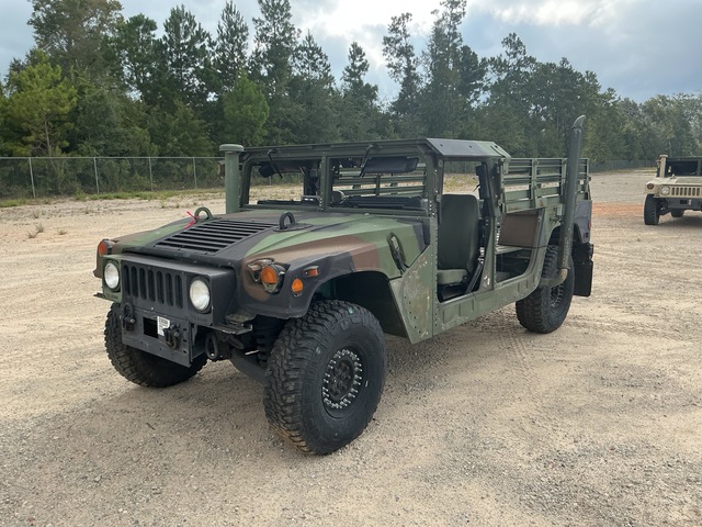 AM General M1152A1B2FK5 HMMWV 2 Door Hard Top w/Truck Body