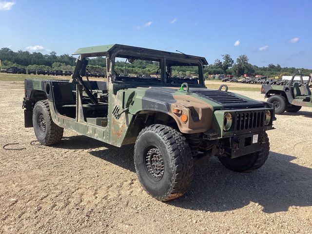 AM General M1152A1B2FK5 HMMWV 2 Door Hard Top w/Truck Body