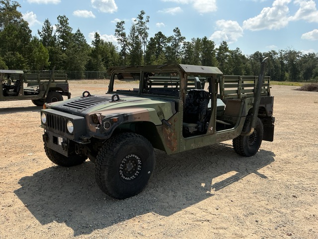 AM General M1152A1B2FK5 HMMWV 2 Door Hard Top w/Truck Body AM General M1152A1B2FK5 HMMWV 2 Door Hard Top w/Truck Body