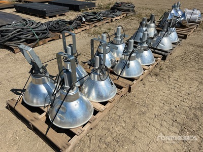 Quantity of (12) RSL-M1000 Lights