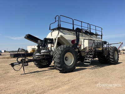 2014 Bourgault 7950 Tow-Behind Air Cart