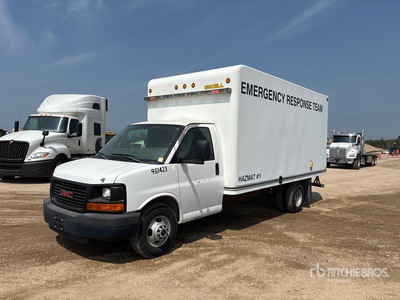 2011 GMC Savanna 4x2 Van Truck