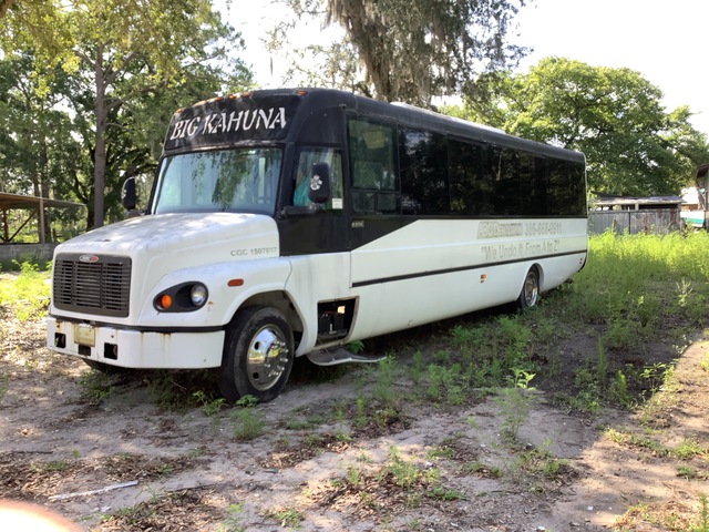 2005 General Coach 4x2 29-Seat Crew Carrier Bus