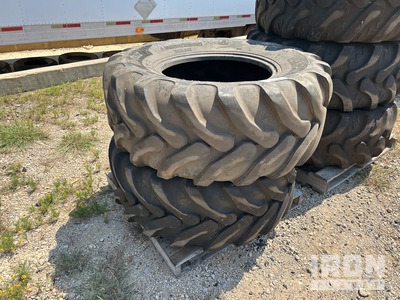 Quantity of (2) Camso BHL 19.5L-24 Tires