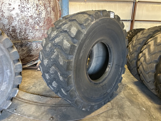 Quantity of (2) Tires Quantity of (2) Tires
