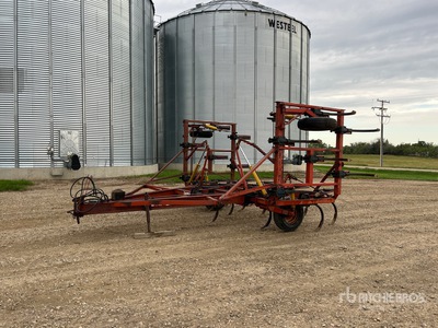 Morris 25 ft Chisel Plow