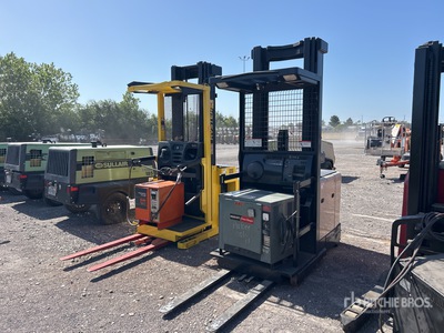 2000 Crown SP3020-30 3000 lb Order Picker