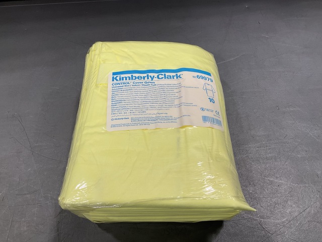 (54) Packages of Kimberly-Clark 69979 Cover Gowns (54) Packages of Kimberly-Clark 69979 Cover Gowns