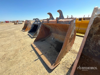 WBM 66 in Q/C Cleanup Excavator Bucket - Fits Hitachi 230-300