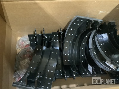 (8) Bendix 819776 Brake Shoes