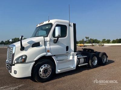 2015 Freightliner Cascadia 113 6x4 T/A Day Cab Truck Tractor