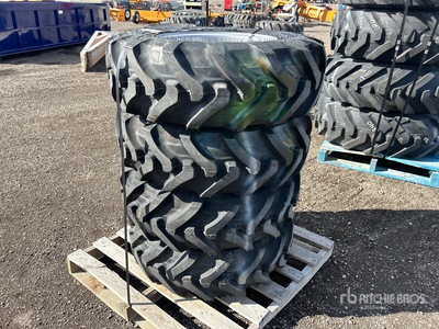 Quantity of (4) Camso 300/75R18 Reifen (Unused) - Fits Telehandler