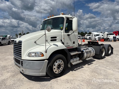 2014 Mack CXU613 6x4 Cabeza Tractora Cabina Corta