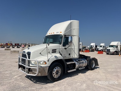 2015 Mack CXU612 4x2 Day Cab Truck Tractor