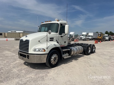 2015 Mack CXU613 6x4 Cabina y chasis