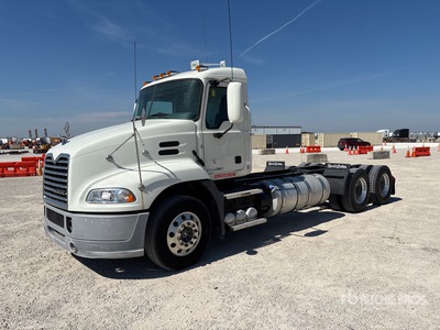 2015 Mack CXU613 6x4 Cabina y chasis