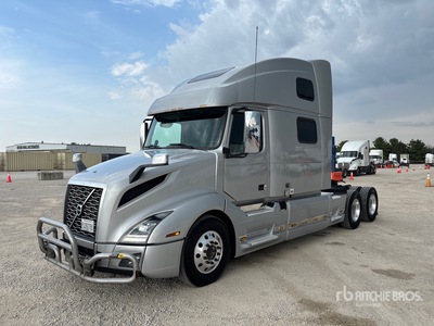 2020 Volvo VNL860 6x4 Ciągnik siodłowy T/A z kabiną sypialną
