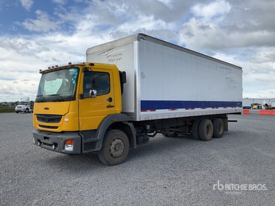 2019 Freightliner FL 2528 6x2 Camion con Caja Seca / Furgoneta caja cerrada