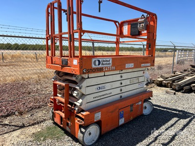 2016 Snorkel S4732E Electric Scissor Lift