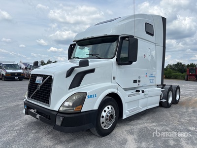 2014 Volvo VNL 6x4 Cabina con cuccetta per trattore stradale