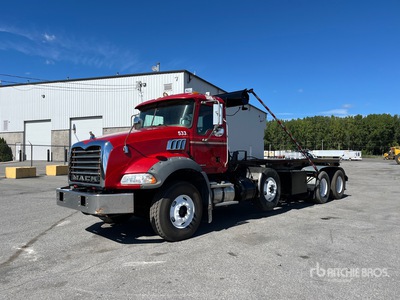 2007 Mack CT700 8x4 Roll-Off Truck