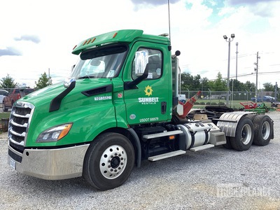 2019 Freightliner Cascadia 116 6x4 T/A Day Cab Truck Tractor
