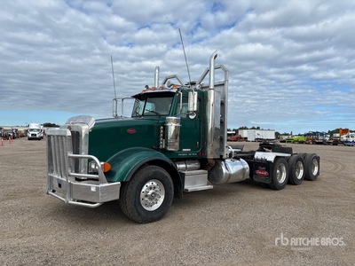 2010 Peterbilt 367 Tri/A Dagcabine Trekker