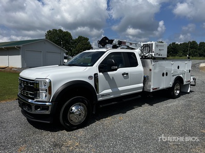 2025 Ford F-550 4x4 Extended Cab Service Truck