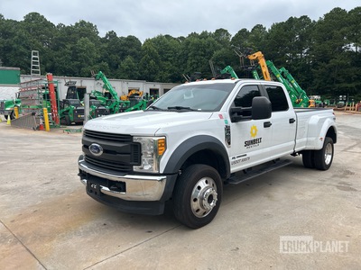 2017 Ford F-450 XL 4x4 Crew Cab Pickup