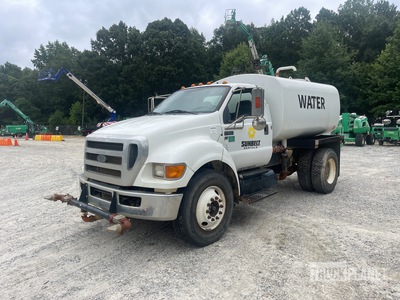 2015 Ford F-650 XL 2000 gal 4x2 Water Truck