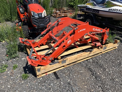 Kubota LA535 Front Loader Attachment