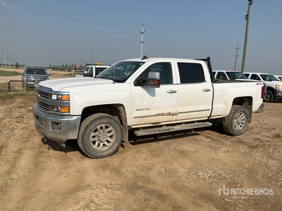2017 Chevrolet Silverado 2500HD 4x4 Crew Cab Pickup