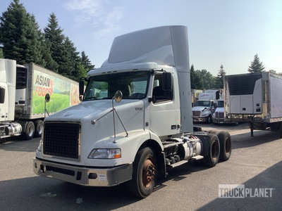 2013 Volvo VNM 6x4 T/A Day Cab Truck Tractor