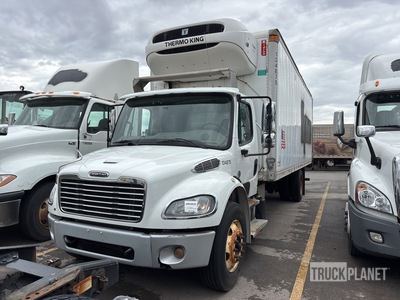 2016 Freightliner M2 106 4x2 バントラック (Inoperable)