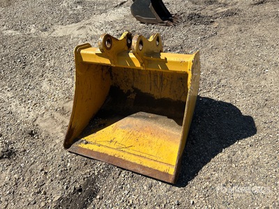 John Deere 36 in Cleanup Backhoe Rear Bucket - Fits John Deere 410K