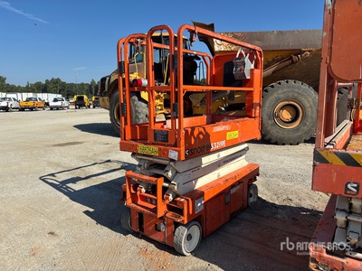 2016 Snorkel S3219E Electric Scissor Lift