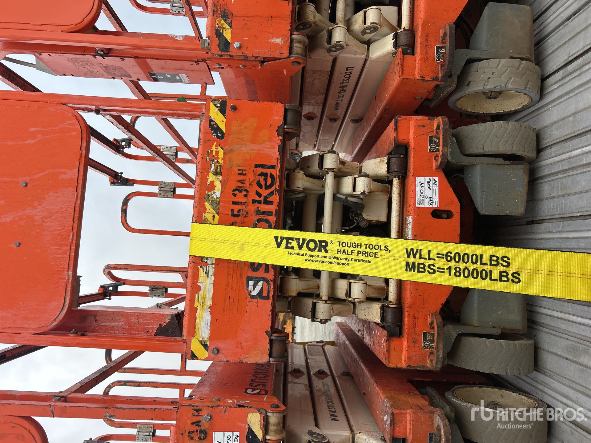 2016 Snorkel S3219E Scissor Lift