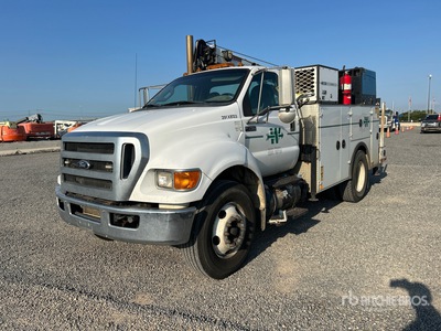 2015 Ford F-750 XLT 4x2 Service Truck