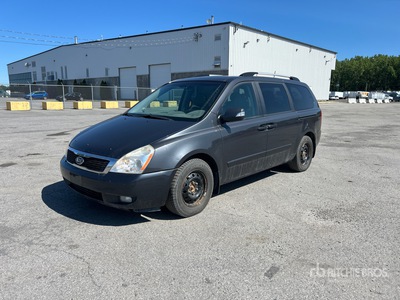 2012 Kia Sedona Minivan