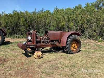 Massey-Harris 2WD Wide Front Tracteur de collection